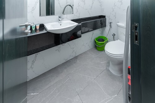 Canal View 1BR + Terrace Gym, Pool, Parking 7 Mi Casa Holiday Homes