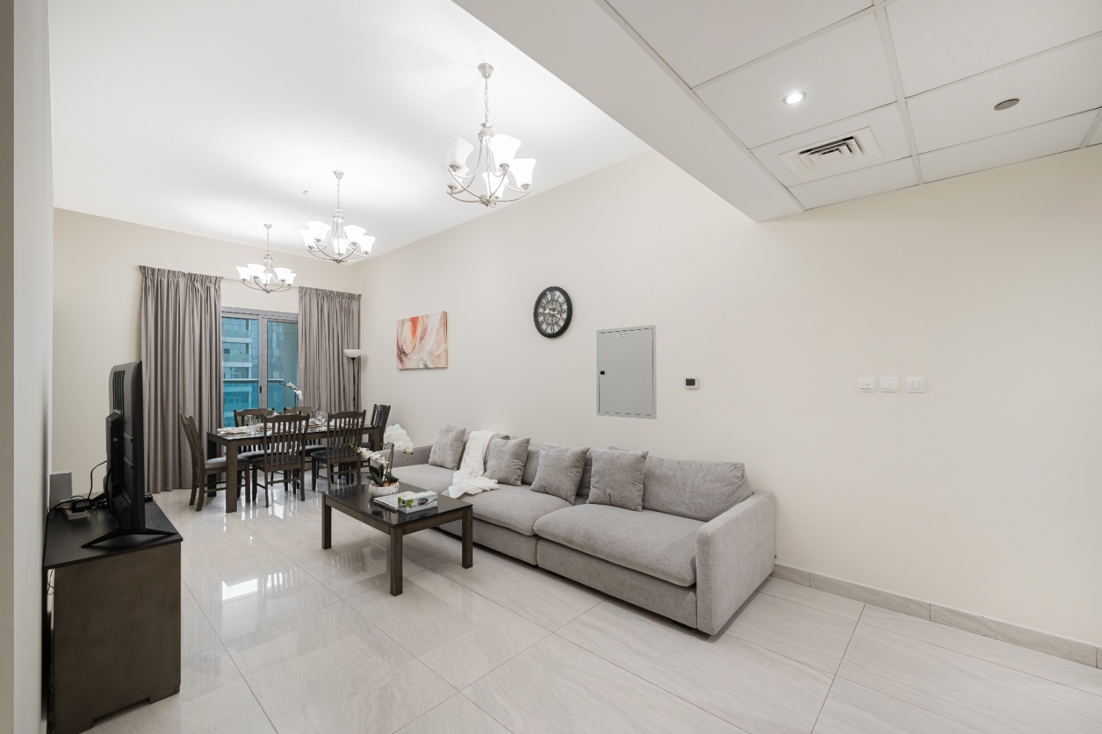 Family-Sized 4BR | Pool, Jacuzzi & Gym Mi Casa Holiday Homes
