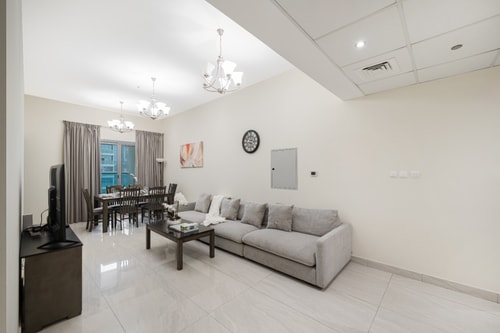 Family-Sized 4BR | Pool, Jacuzzi & Gym Mi Casa Holiday Homes
