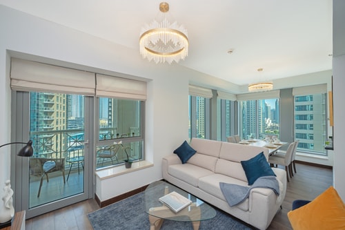 Stylish 2BD Near Burj | Partial Fountain View 5 Mi Casa Holiday Homes