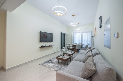 Family-Sized 4BR | Pool, Jacuzzi & Gym 3 Mi Casa Holiday Homes