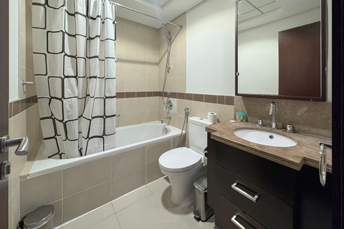 Elegant studio balcony boulevard view 12 Mi Casa Holiday Homes