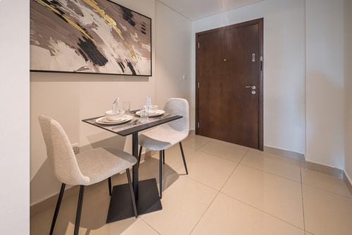 Elegant studio balcony boulevard view 2 Mi Casa Holiday Homes