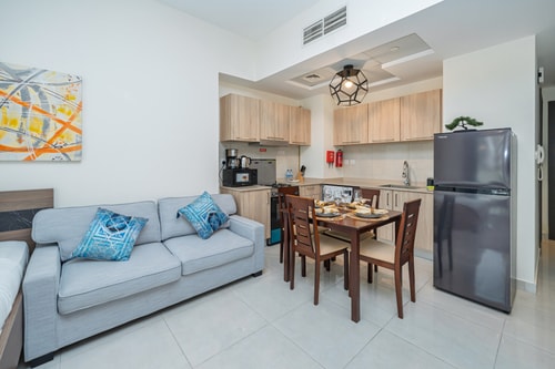Bright & Elegant Studio I Balcony | Speedy Wi-Fi 1 Mi Casa Holiday Homes