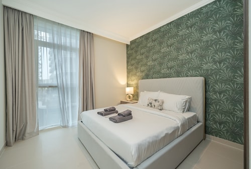 Elegant 2BR apt | Sea View | Emaar Beachfront 8 Mi Casa Holiday Homes