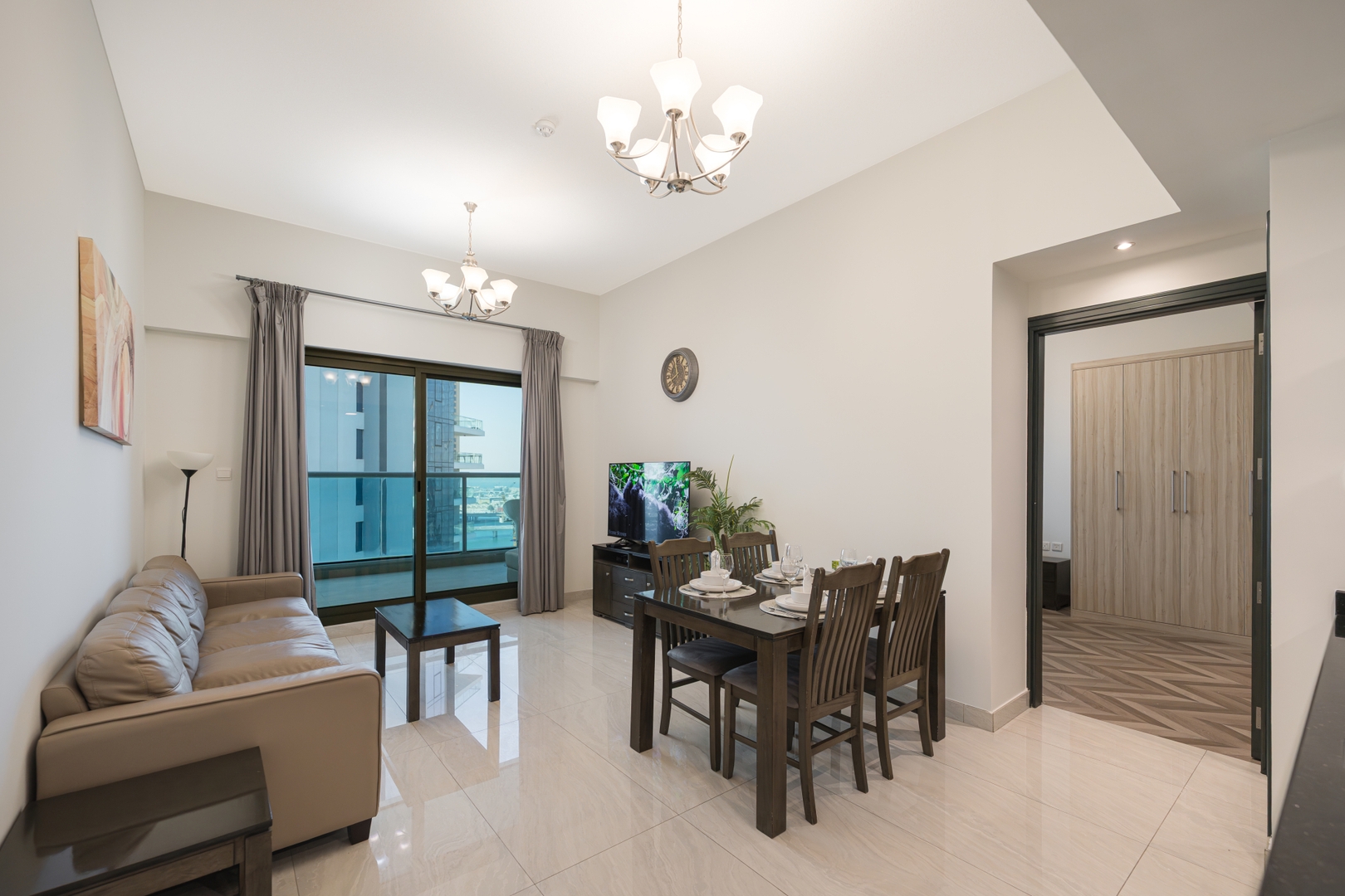 Spacious apt I City view I Gym and pool Mi Casa Holiday Homes