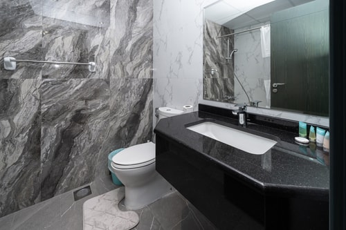 Stylish 4BR with Jacuzzi, Sauna & Prime Amenities 10 Mi Casa Holiday Homes