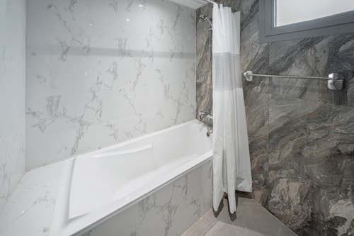 Family-Sized 4BR | Pool, Jacuzzi & Gym 20 Mi Casa Holiday Homes