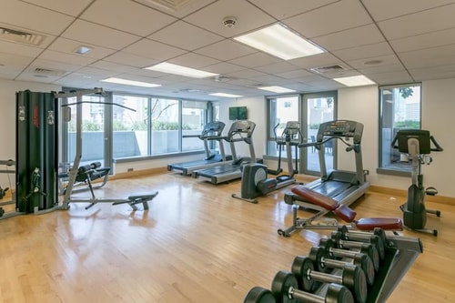 Elegant studio balcony boulevard view 11 Mi Casa Holiday Homes