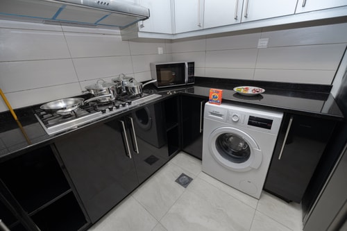 Stylish 4BR with Jacuzzi, Sauna & Prime Amenities 7 Mi Casa Holiday Homes