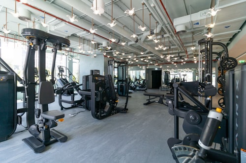 Sleek City-View Studio, Pool & Sauna, Downtown 13 Mi Casa Holiday Homes