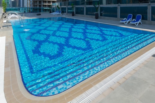 Canal View 1BR + Terrace Gym, Pool, Parking 22 Mi Casa Holiday Homes