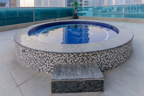 Canal View 1BR + Terrace Gym, Pool, Parking 27 Mi Casa Holiday Homes