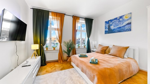Brassovia Hideaway 6B SocialSpot