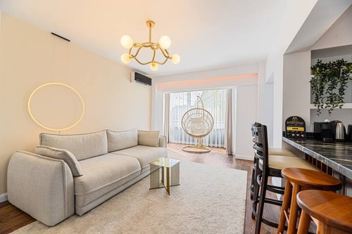 Serenity Mountain Apartment - AC & Smart TV SocialSpot