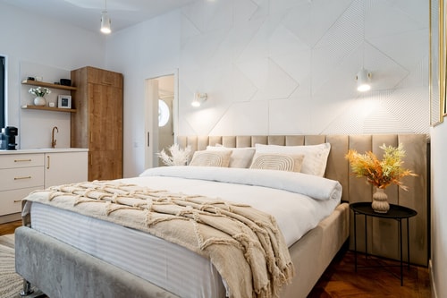 Central Square Haven 2A | Central Gem • A/C SocialSpot
