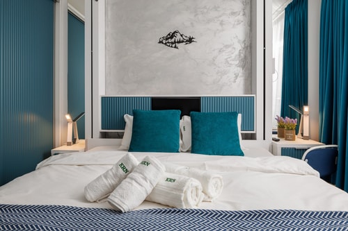 Kronsmart Apartment: Cozy Fireplace & Free Parking 31 SocialSpot