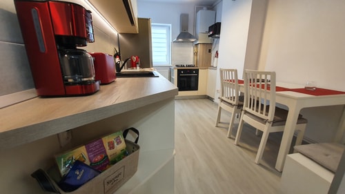 Sunny and Cozy Apartment 11 SocialSpot