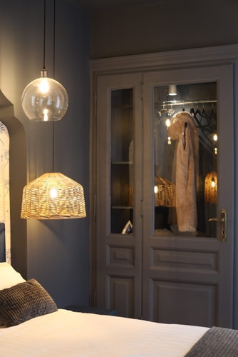 Victorian Blue Studio 24 SocialSpot