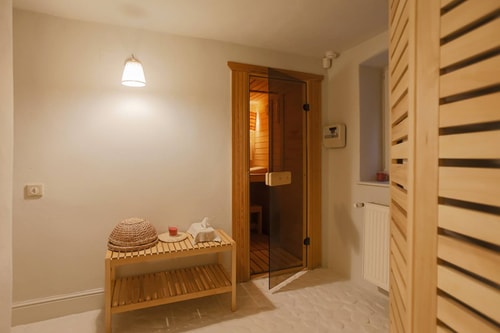 Vilegiatura Guesthouse w. fireplace & sauna 25 Vilegiatura Guesthouse Sinaia