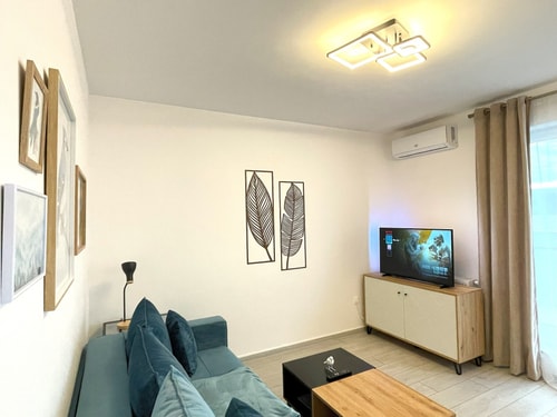Blue Jay's Nest — AC & Stylish Terrace 2 SocialSpot