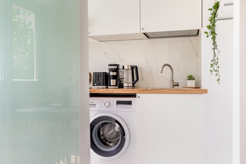 Deda Studio w. Smart TV · AC · washing machine 3 SocialSpot