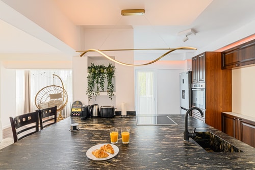Serenity Mountain Apartment - AC & Smart TV 42 SocialSpot