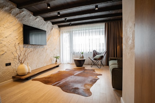 Avalanche Chalet 44 SocialSpot