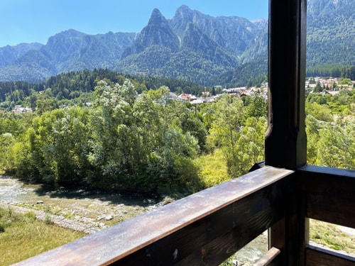 Alpine River Home: Peace and Mountain View 14 SocialSpot
