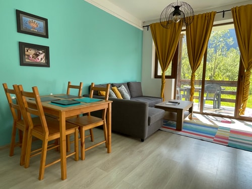 Cozy Riverfront 2 with Garden and Mountain View 41 SocialSpot