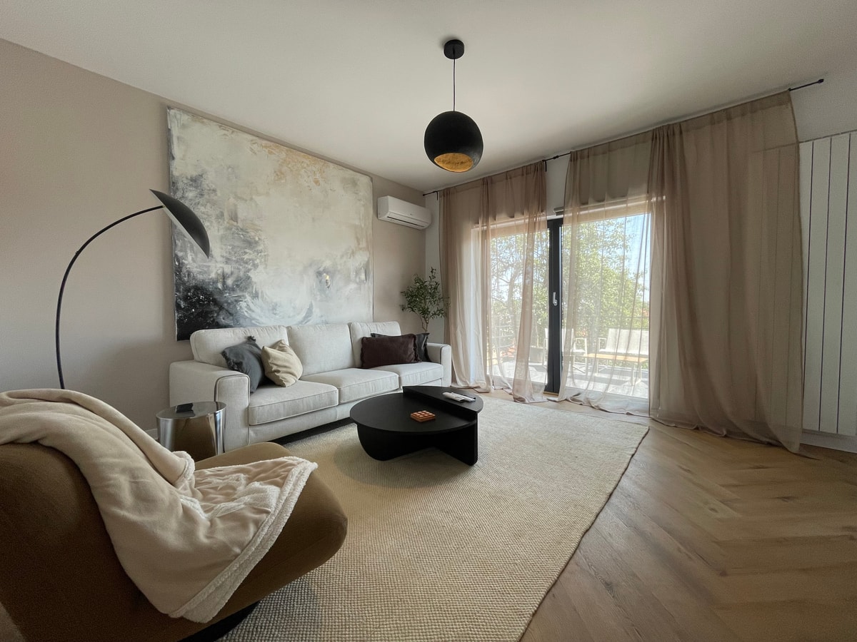 Citadel Signature Villa w. private garden, parking SocialSpot