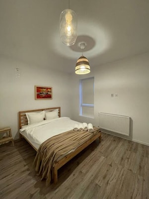 Cozy Place to Remember w. Fireplace & Netflix 14 SocialSpot