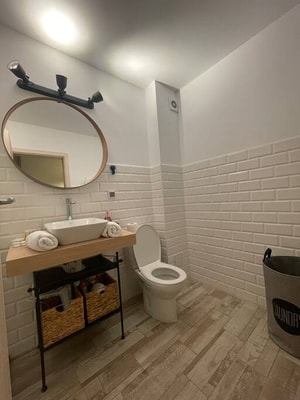 Cozy Place to Remember w. Fireplace & Netflix 21 SocialSpot
