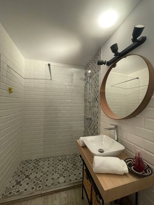 Cozy Place to Remember w. Fireplace & Netflix 25 SocialSpot