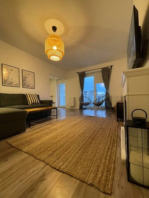 Cozy Place to Remember w. Fireplace & Netflix 11 SocialSpot