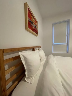 Cozy Place to Remember w. Fireplace & Netflix 30 SocialSpot