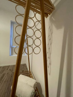 Cozy Place to Remember w. Fireplace & Netflix 24 SocialSpot