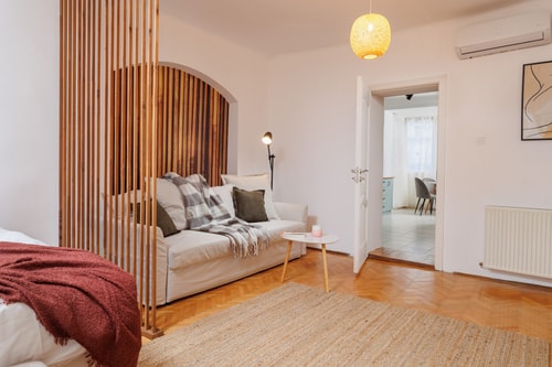 Lunga 16 Guesthouse in City Center 10 SocialSpot