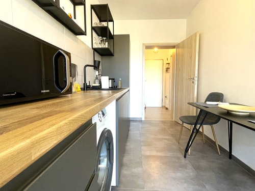 Good Vibes Apartment - Parking & Smart TV 24 SocialSpot