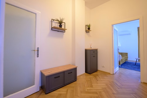 Colibri Apartment w. AC 76 SocialSpot