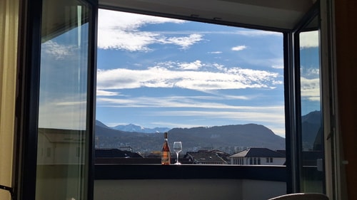 Lotus Apartment - Stunning View • Parking 6 SocialSpot