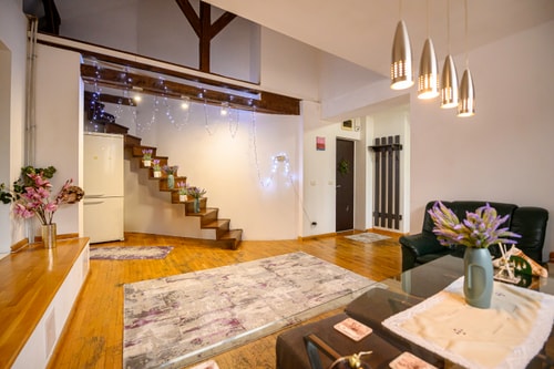 Lavender Attic w. AC, working desks 6 SocialSpot