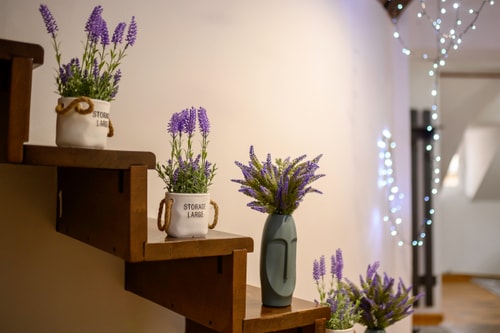 Lavender Attic w. AC, working desks 47 SocialSpot