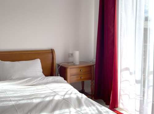 Bella Vista Red Apartment - Smart TV&Free Parking 29 SocialSpot