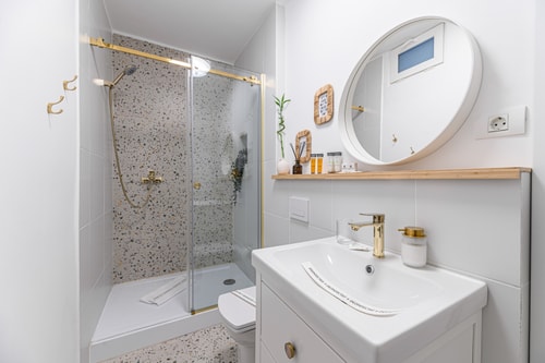 Peles Castle Boutique Home - Close to City Center 2 SocialSpot
