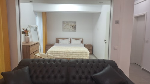 Lotus Apartment - Stunning View • Parking 36 SocialSpot