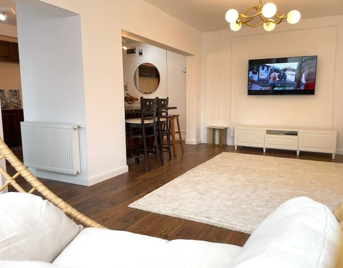 Serenity Mountain Apartment - AC & Smart TV 4 SocialSpot