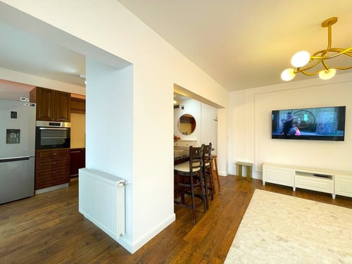 Serenity Mountain Apartment - AC & Smart TV 49 SocialSpot