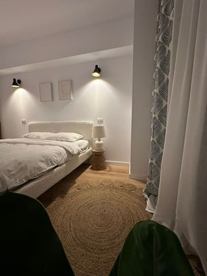 The Level Sanctuary - Free Parking & Netflix 3 SocialSpot