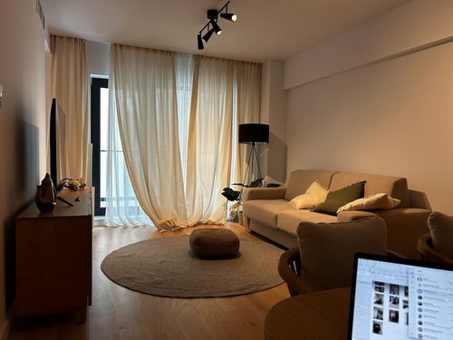 The Level Sanctuary - Free Parking & Netflix 5 SocialSpot